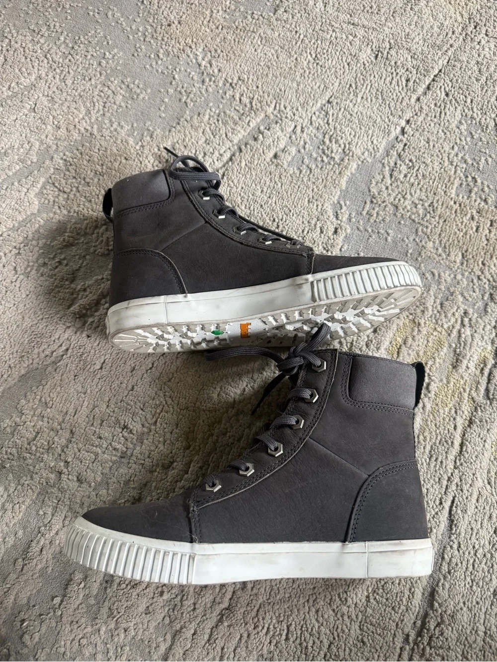 TIMBERLAND SKYLA BAY DARK GREY NUBUCK LEATHER SNEAKER BOOTS A2C3H size 6.5